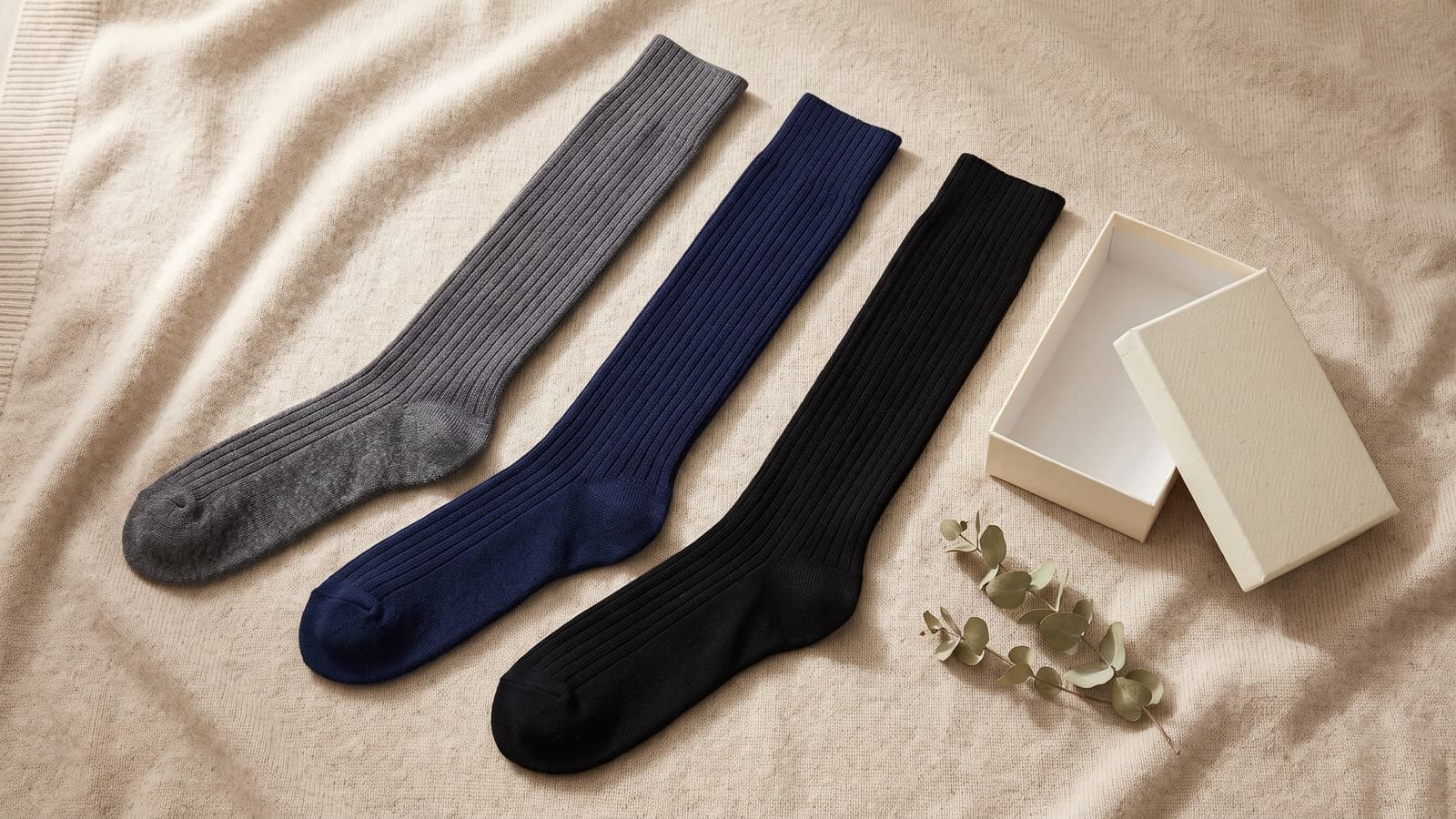 Calze uomo cashmere: come sceglierle, regalarle e curarle — Stile & Lifestyle Ciocca